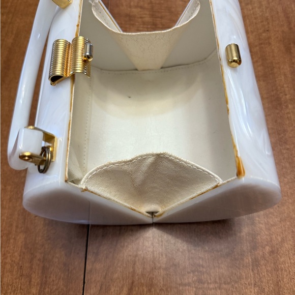 KMQ Vintage Style Acrylic Handbag - Picture 5 of 7